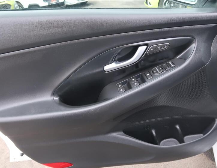 Hyundai i30 23