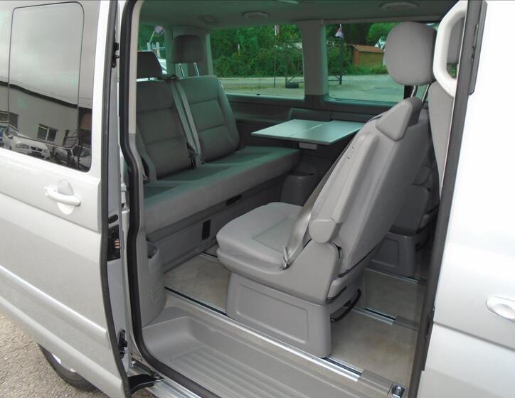 Volkswagen Multivan 13