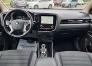 Mitsubishi Outlander 13