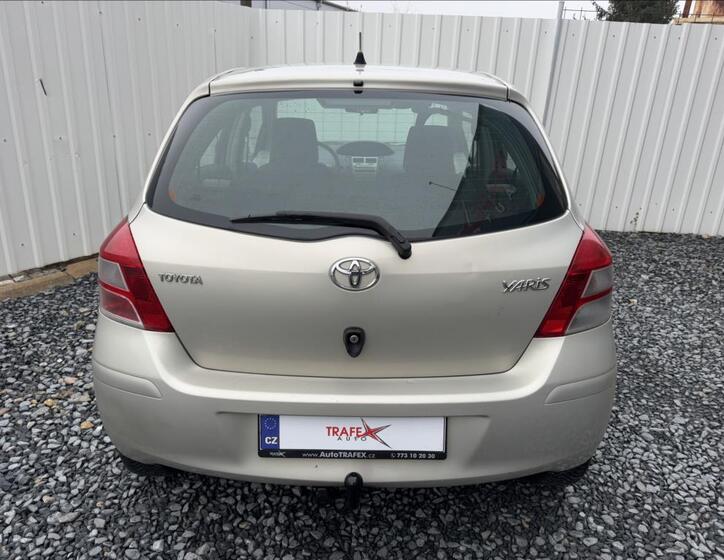 Toyota Yaris 11