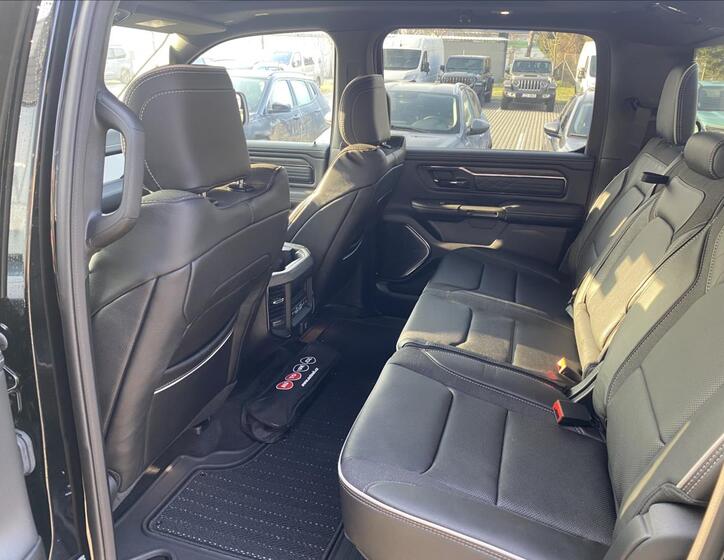 Dodge RAM 12
