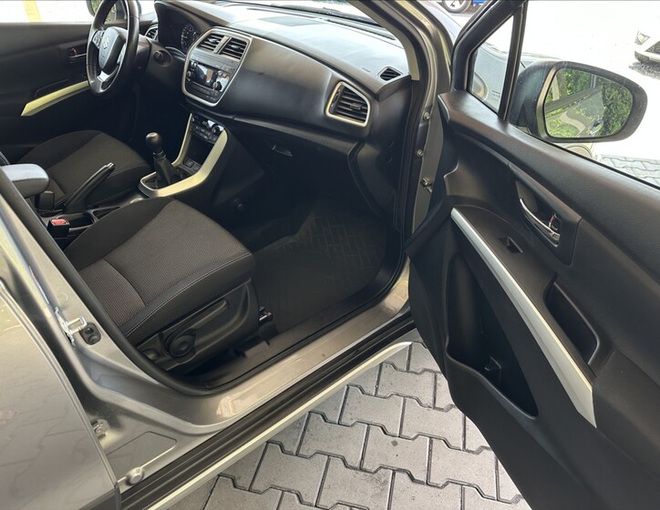 Suzuki SX4 S-Cross 5