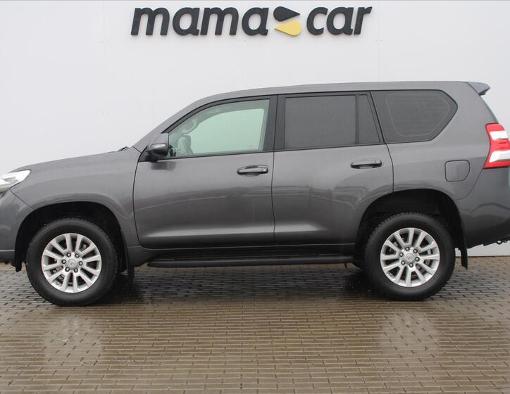 Toyota Land Cruiser 4
