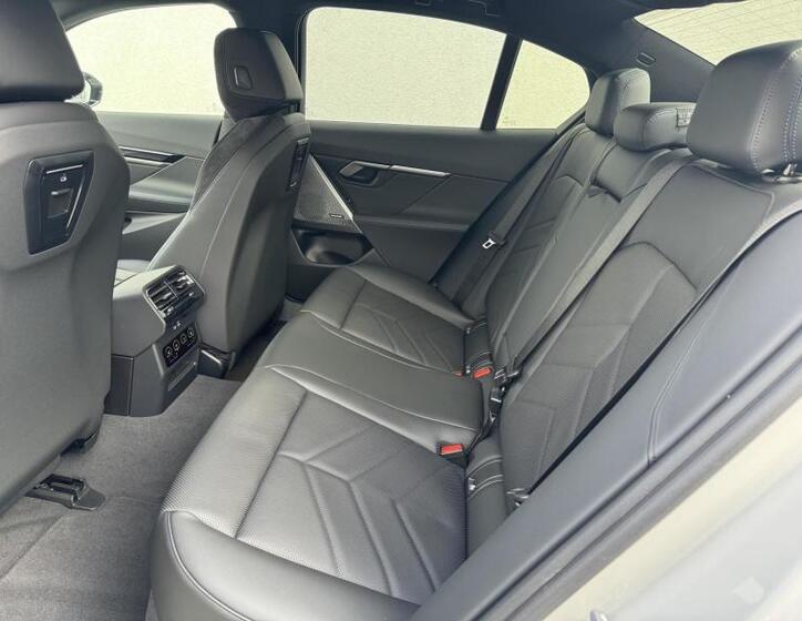 BMW i5 7