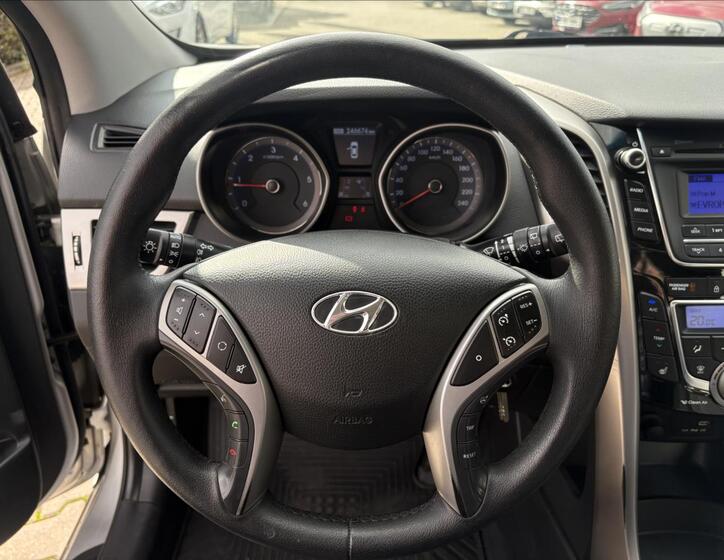 Hyundai i30 13