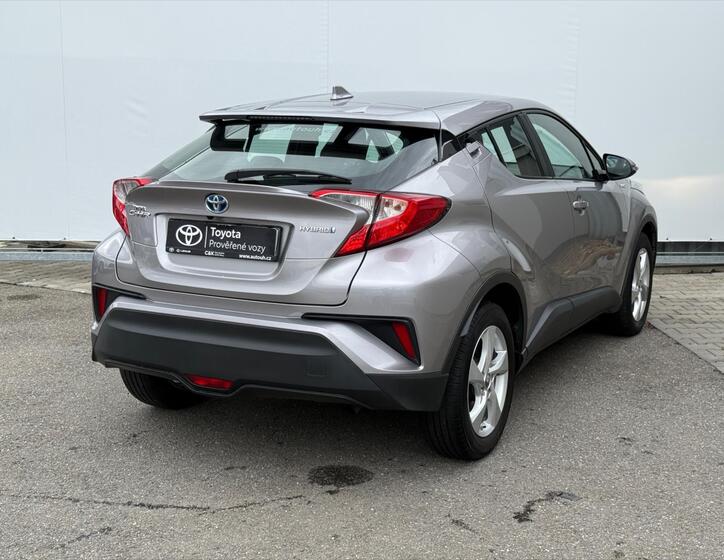 Toyota C-HR 6