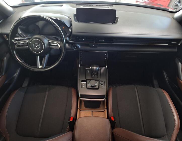 Mazda MX-30 8