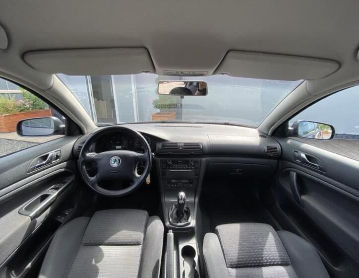 Škoda Superb 12
