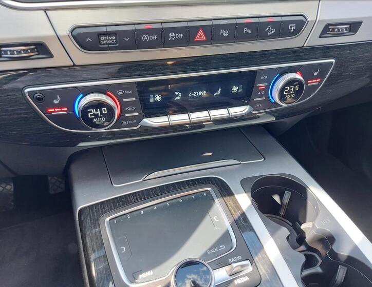 Audi Q7 52