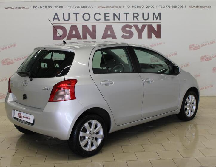 Toyota Yaris 4