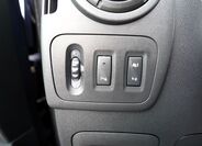 Nissan NV400 31