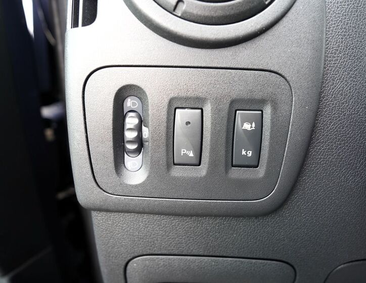 Nissan NV400 31