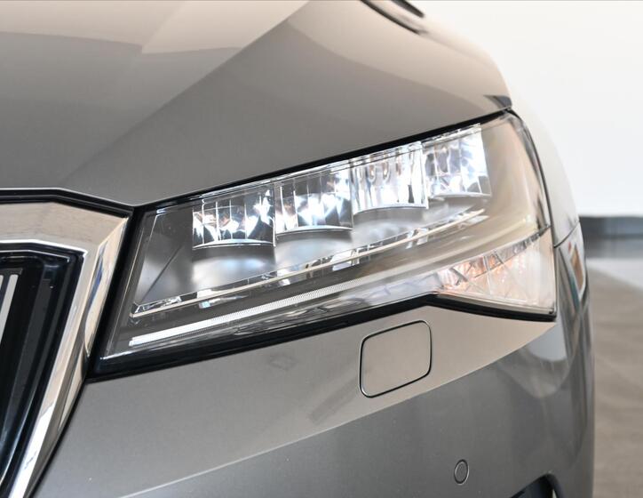 Škoda Superb 32