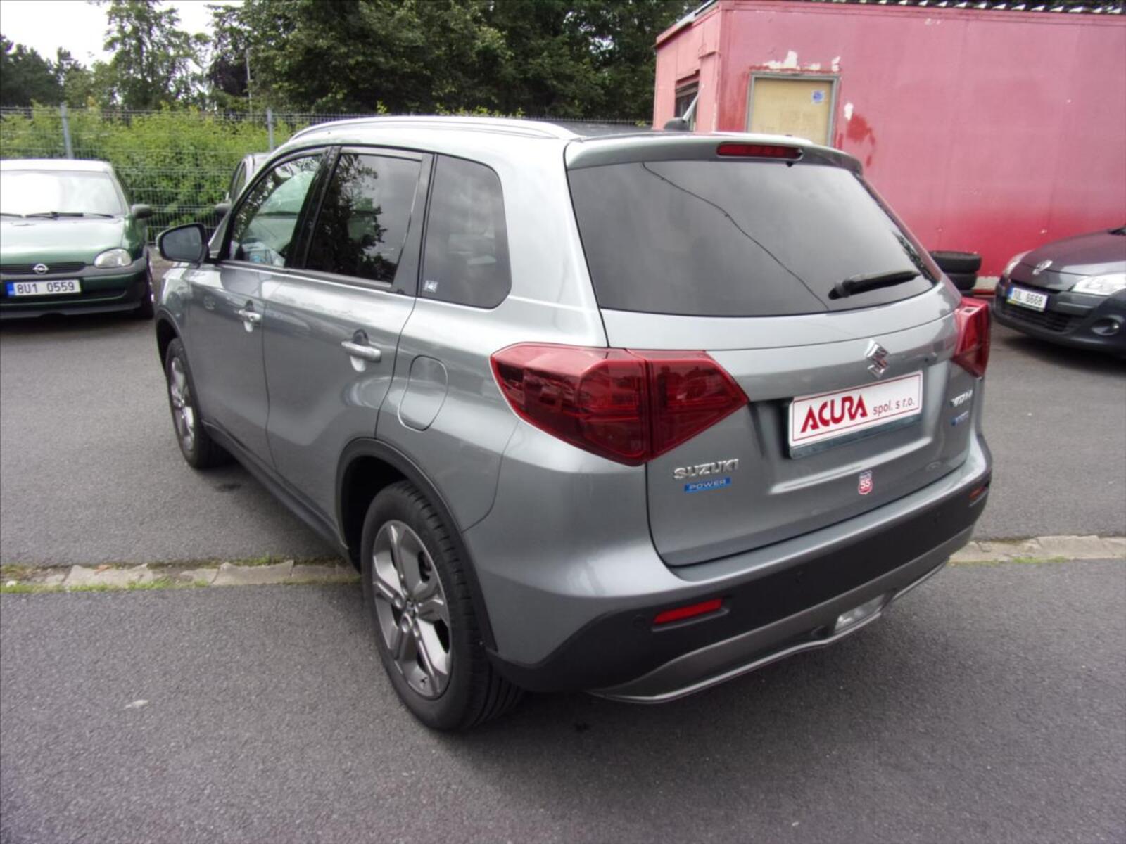 Suzuki Vitara 5
