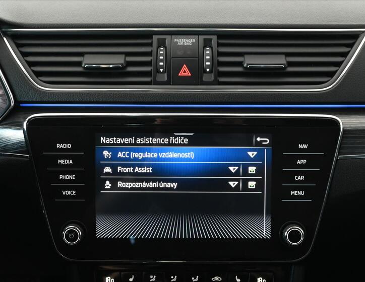 Škoda Superb 21