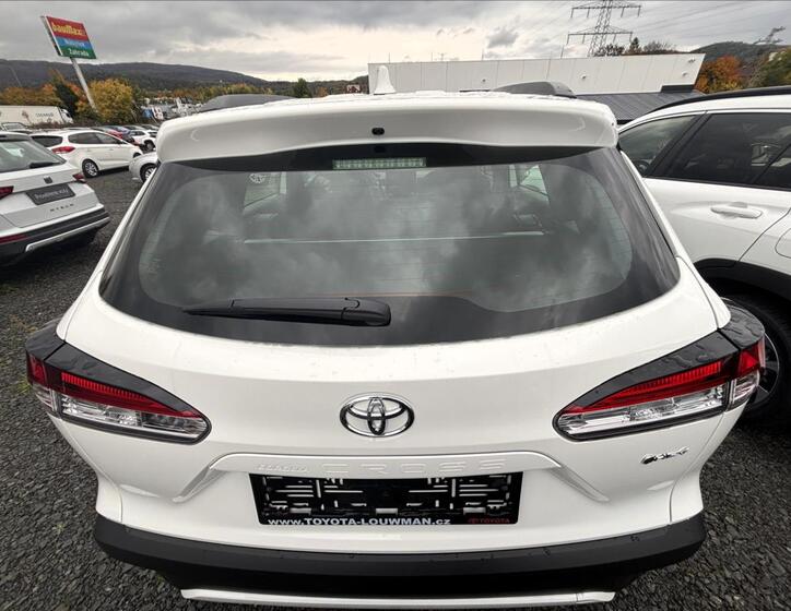 Toyota Corolla Cross 6