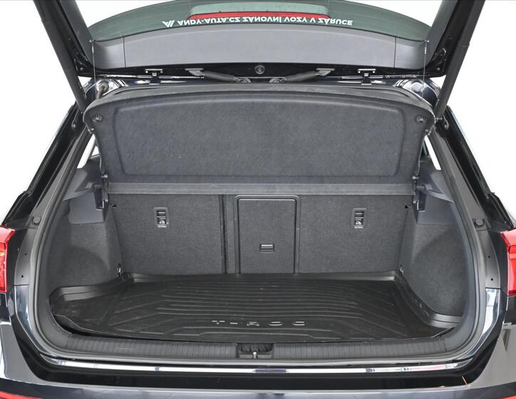 Volkswagen T-Roc 6