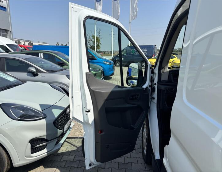 Ford Transit 14