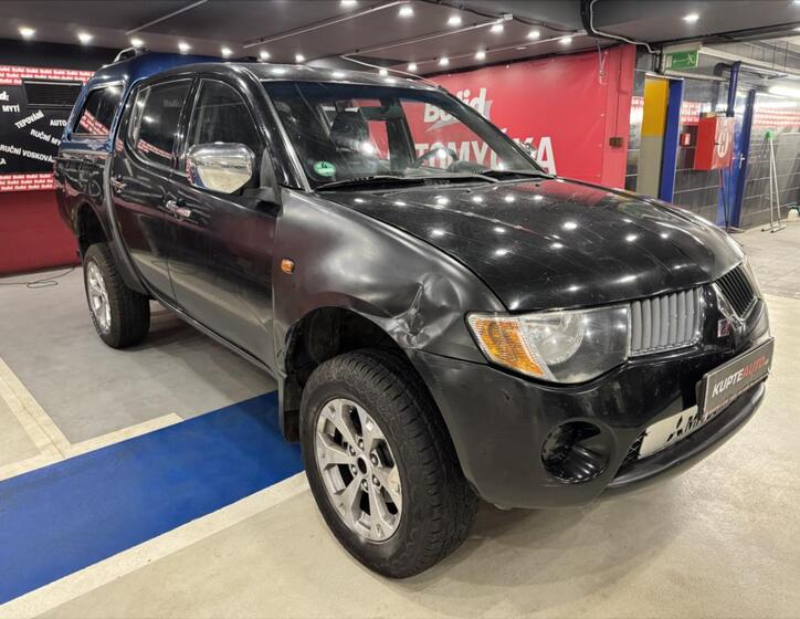 Mitsubishi L200 9