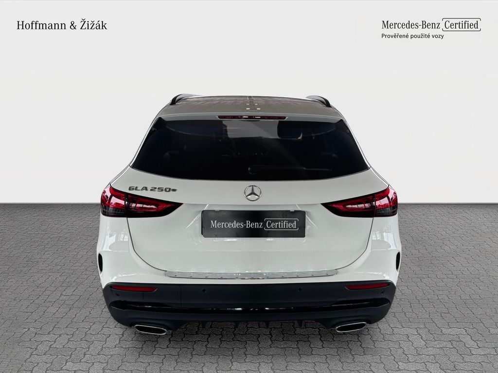 Mercedes-Benz GLA 6