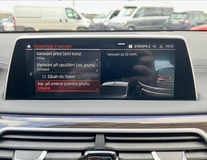BMW Řada 7 33