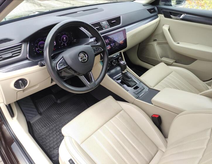 Škoda Superb 8