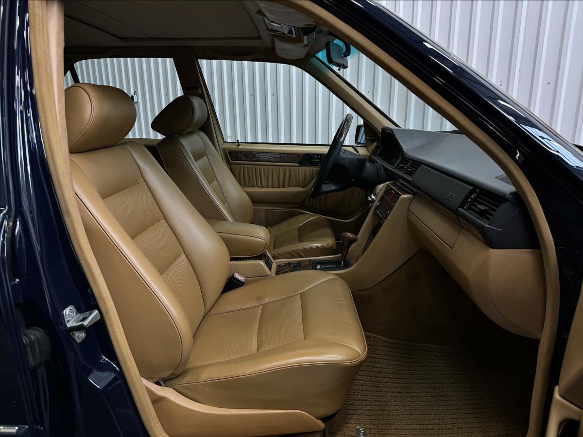 Mercedes-Benz 124