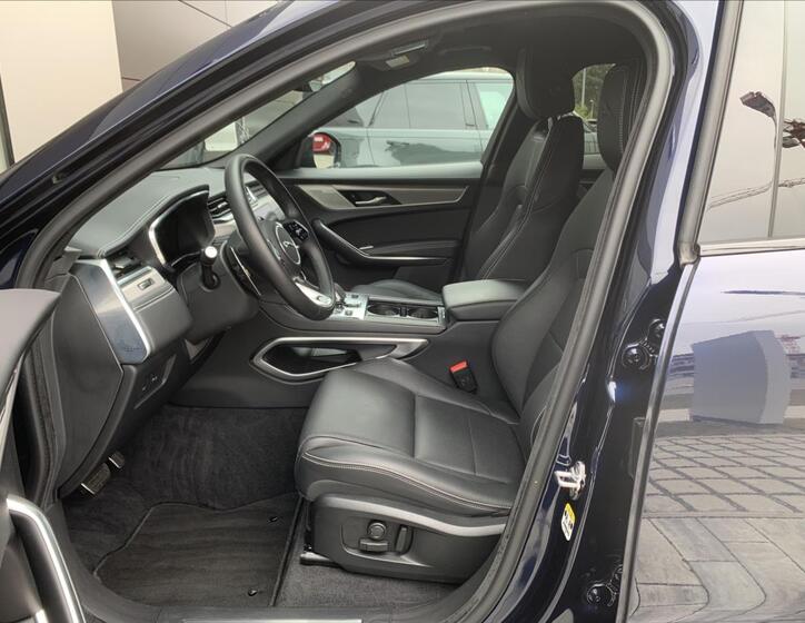 Jaguar F-Pace 7