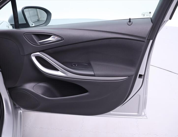 Opel Astra 12