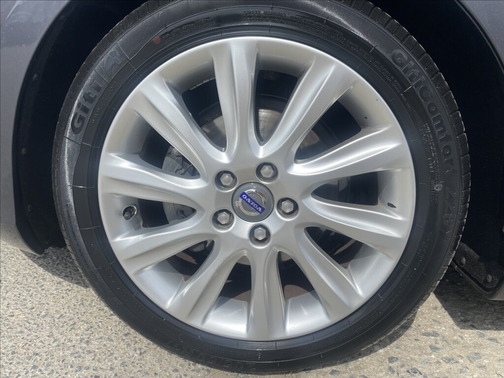 Volvo V40 10