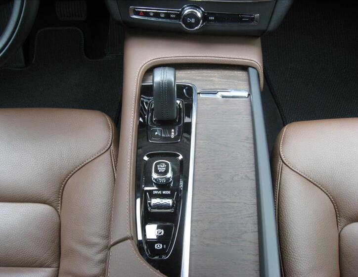 Volvo V90 25