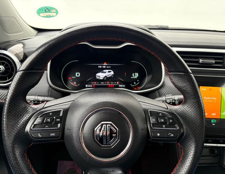 MG ZS 8