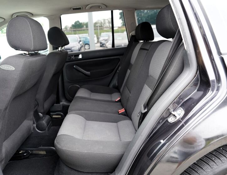 Volkswagen Golf 30