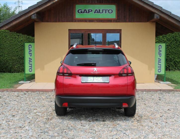 Peugeot 2008 5
