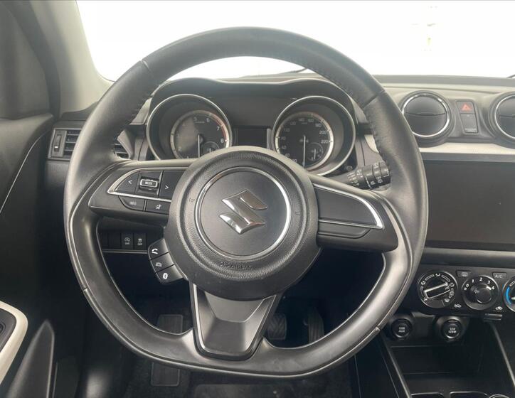Suzuki Swift 13