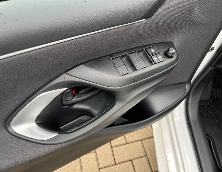 Toyota Yaris 12
