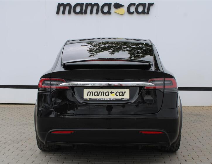 Tesla Model X 6