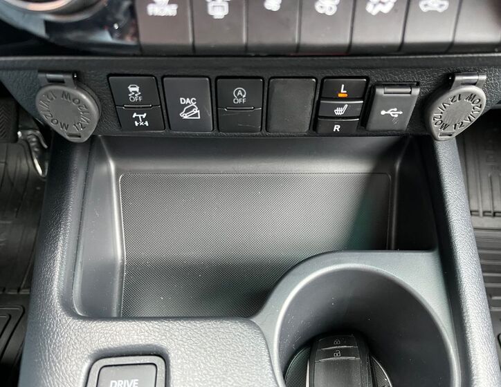 Toyota Hilux 30