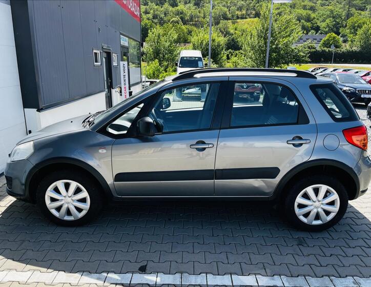 Suzuki SX4 10