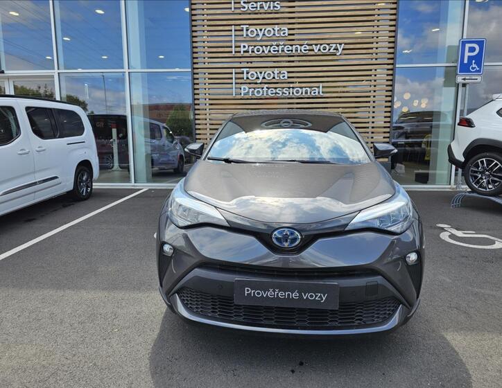 Toyota C-HR 4