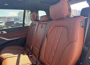 BMW X7 25
