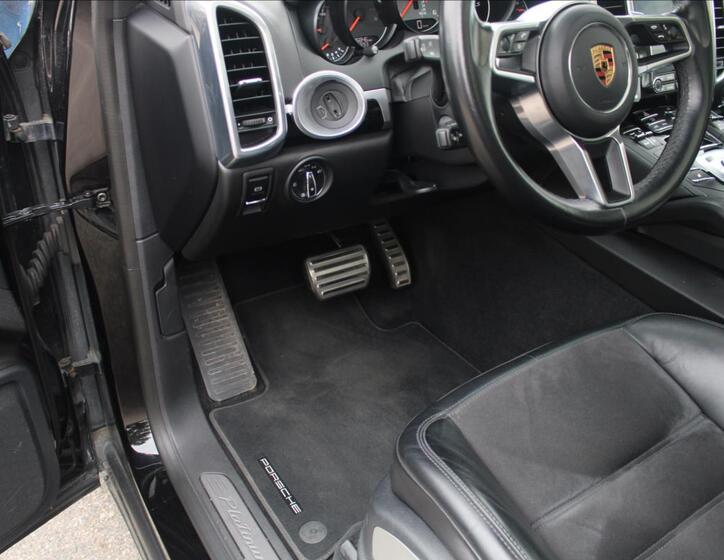 Porsche Cayenne 21