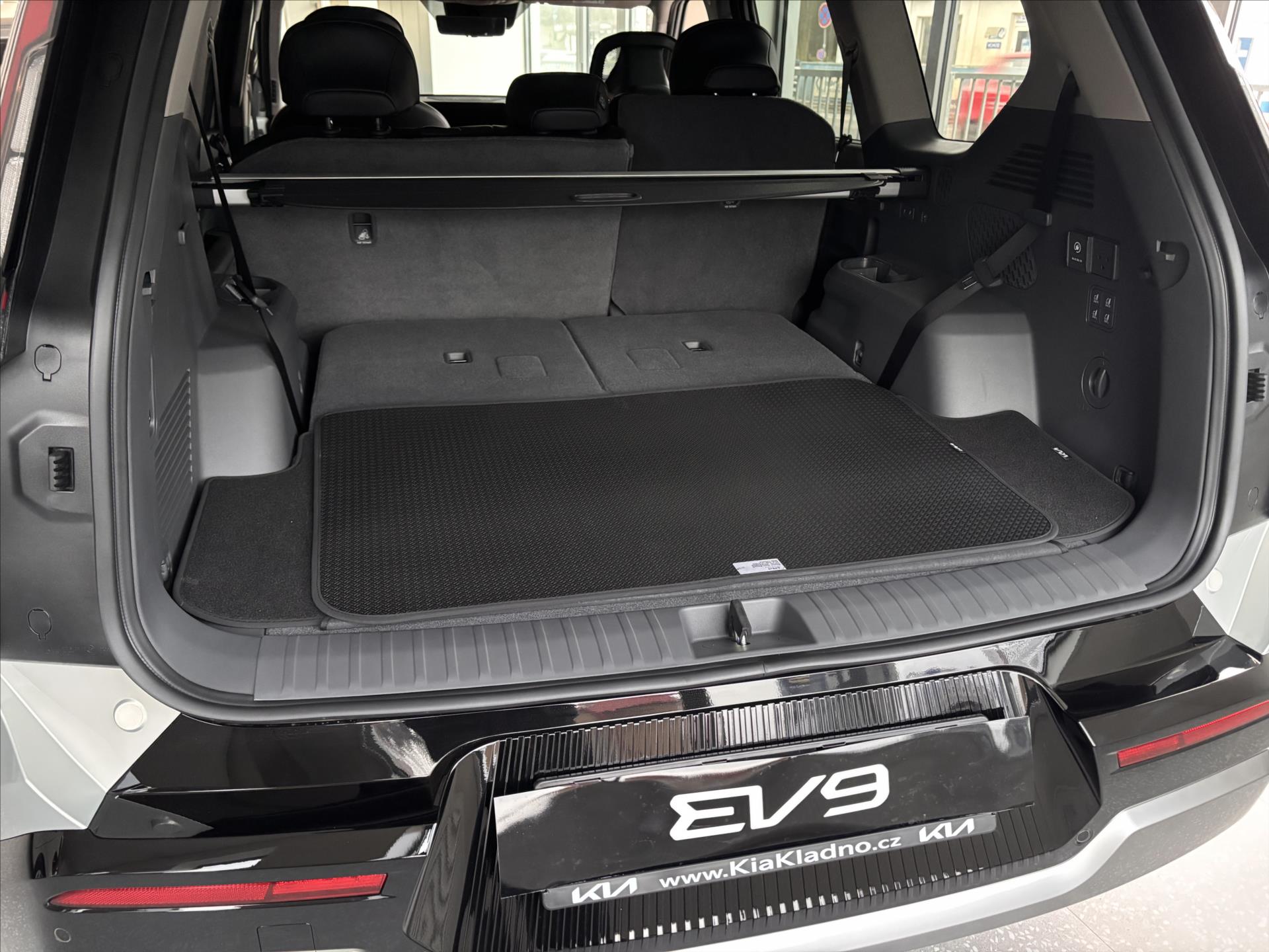 KIA EV9