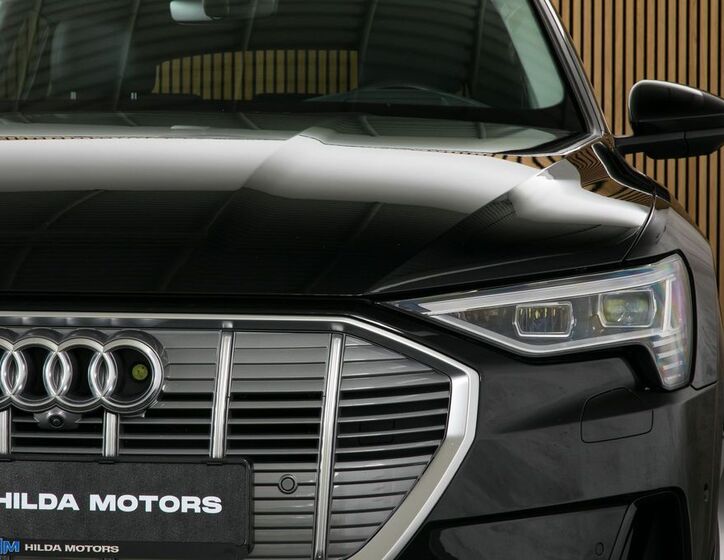 Audi e-tron 8