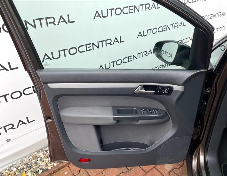 Volkswagen Touran 10