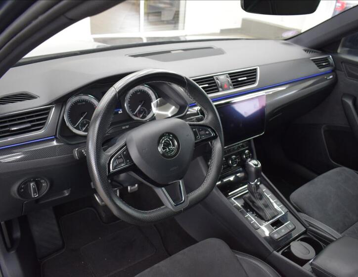 Škoda Superb 9