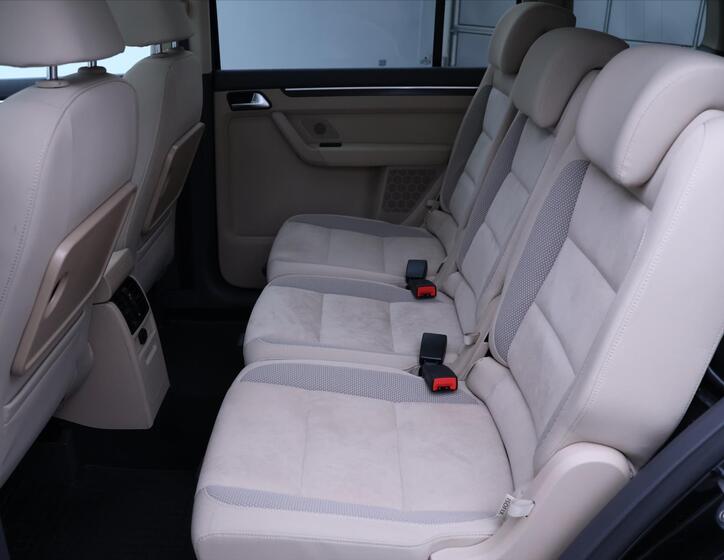 Volkswagen Touran 13