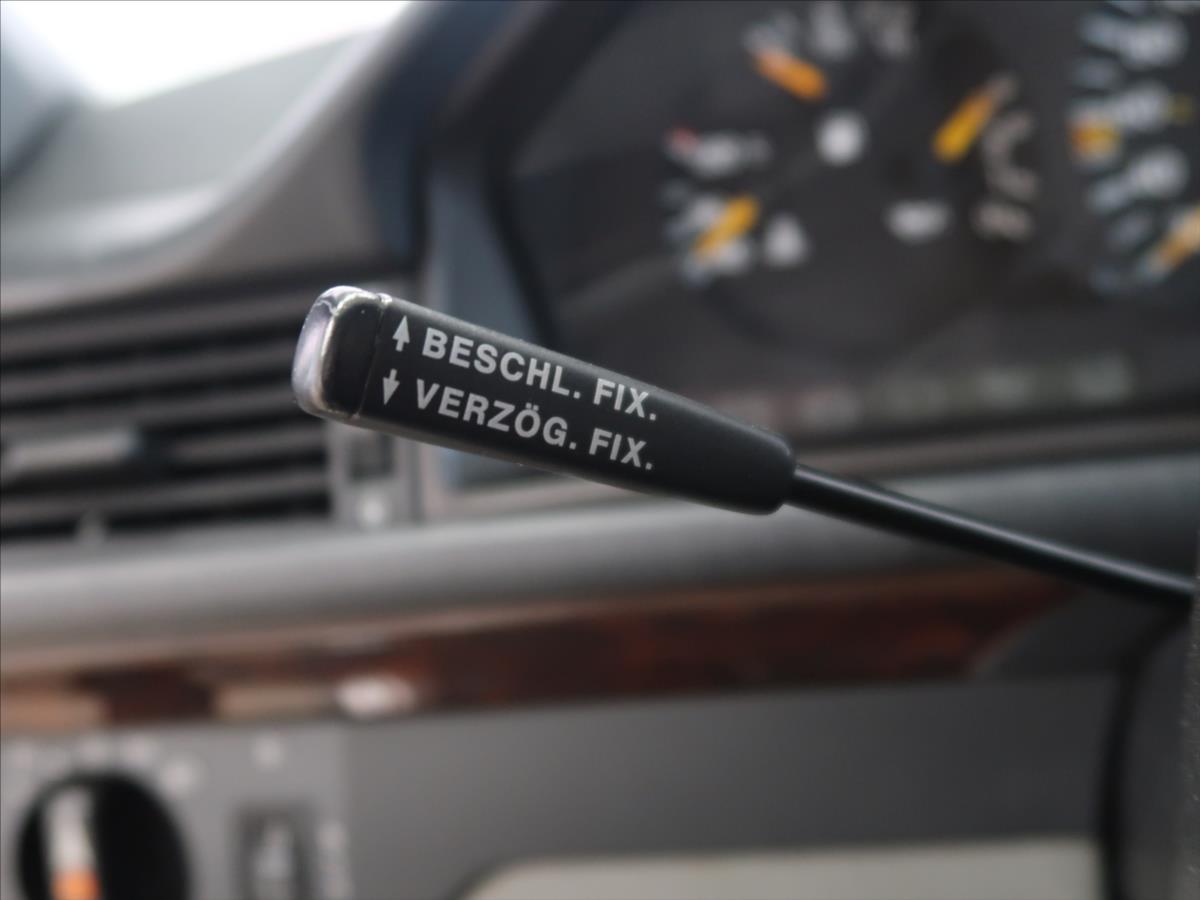 Mercedes-Benz 124