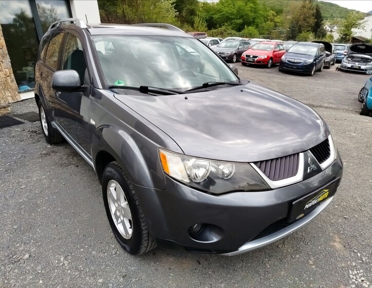 Mitsubishi Outlander 7