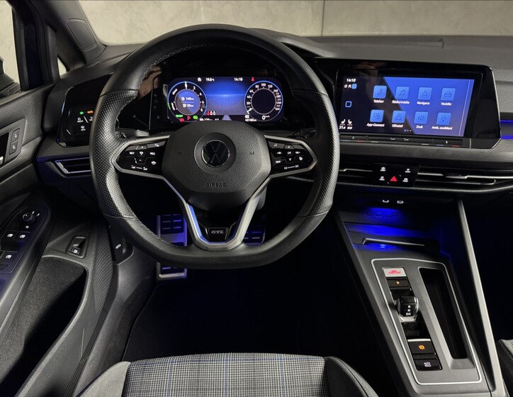 Volkswagen Golf 17